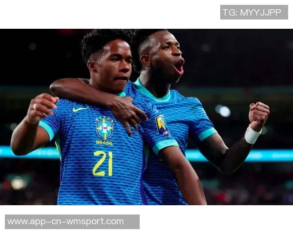 姆巴佩与维尼修斯温馨合影传递友谊力量永远支持彼此的信念