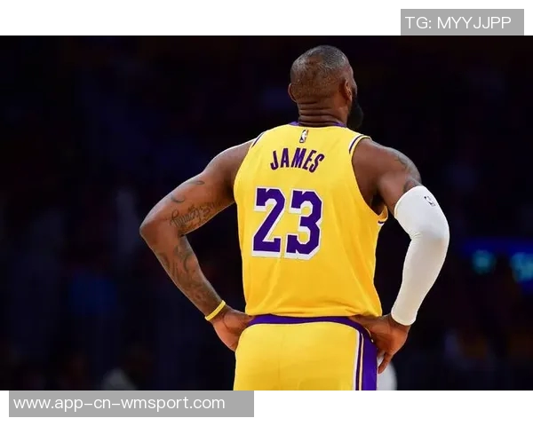 雷迪什称赞詹姆斯接地气与队友关系亲近让人感到舒适