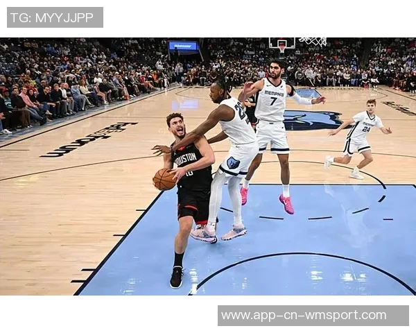 芬奇盛赞迪林厄姆表现出色快节奏打法助力队友轻松得分