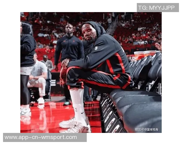 杜兰特三节高效表现轻松拿下19分6篮板3助攻1抢断助球队获胜