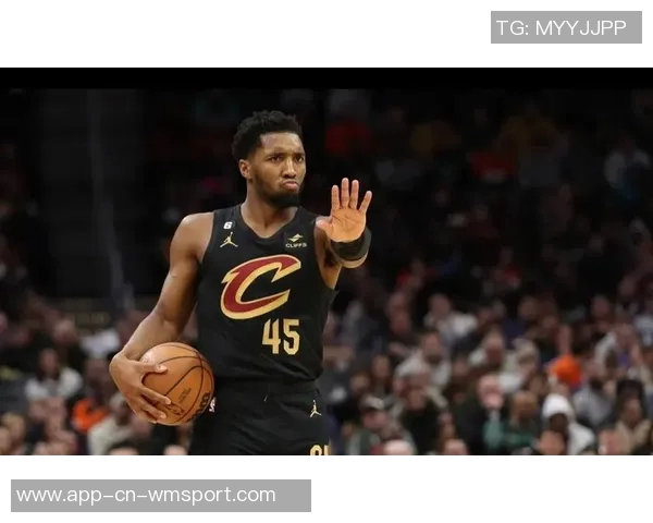 米切尔赛季结束后遭受重创提前与队友开始新赛季训练